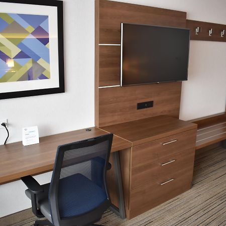 Holiday Inn Express & Suites - Boston South - Randolph By Ihg Exteriör bild