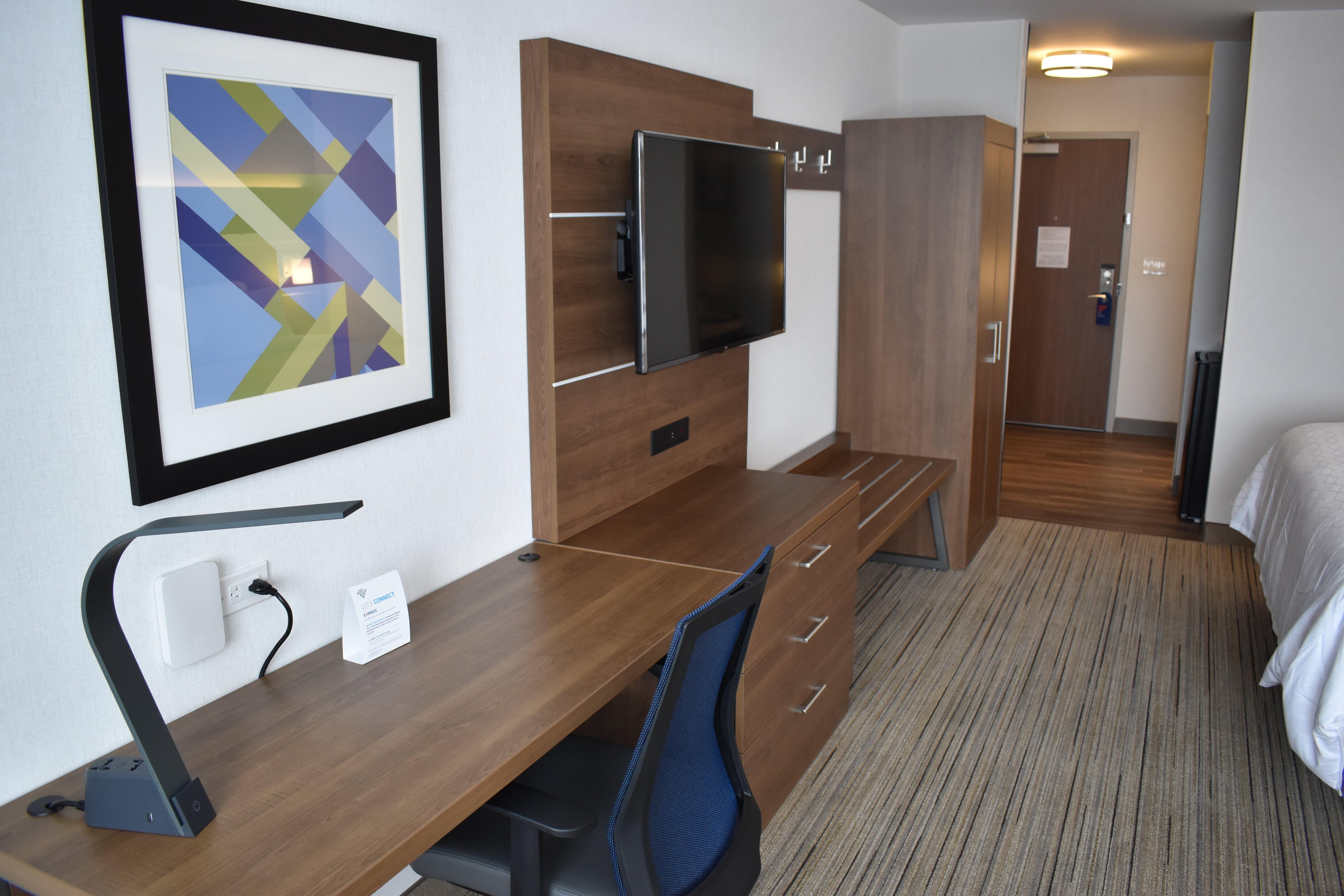 Holiday Inn Express & Suites - Boston South - Randolph By Ihg Exteriör bild