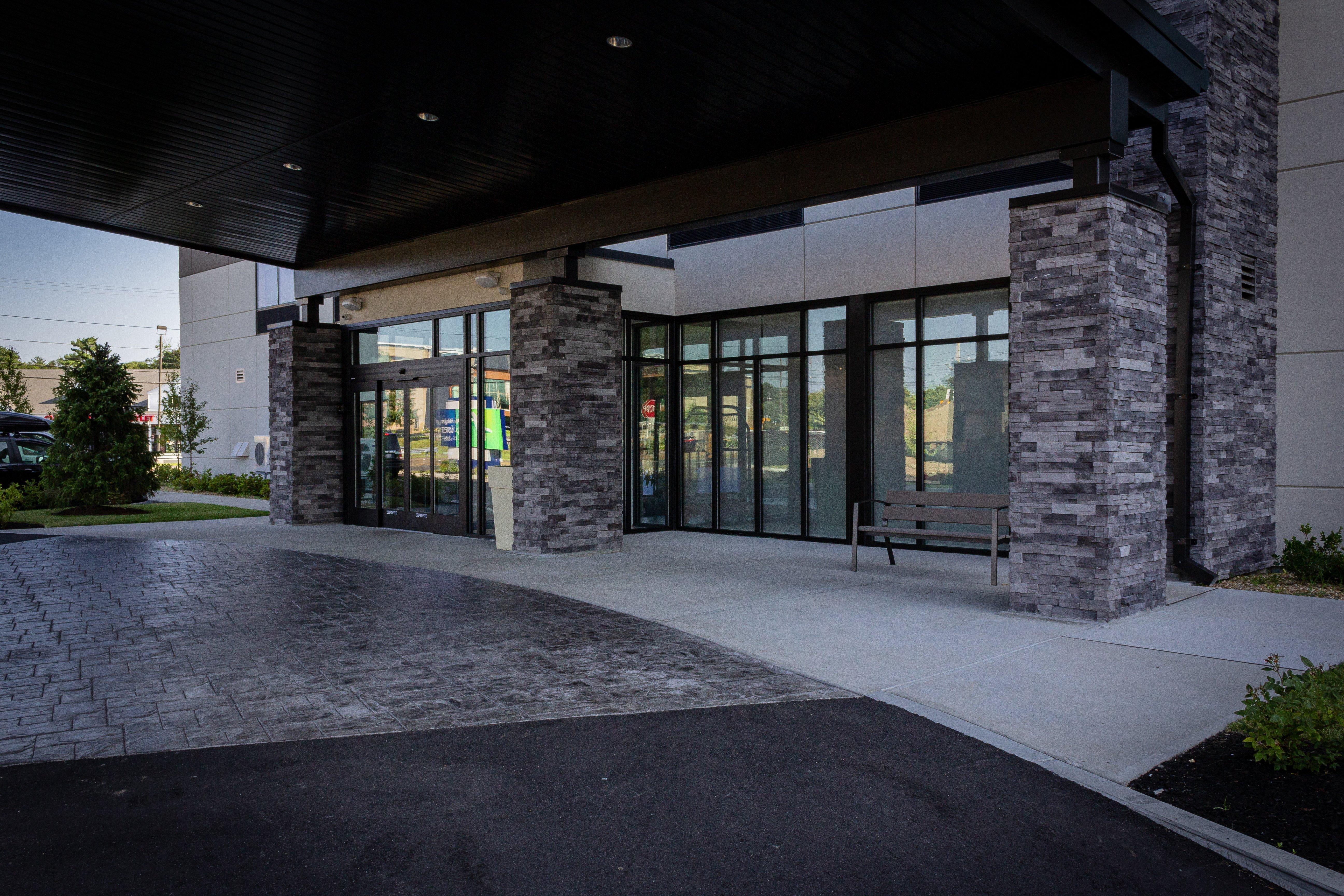 Holiday Inn Express & Suites - Boston South - Randolph By Ihg Exteriör bild