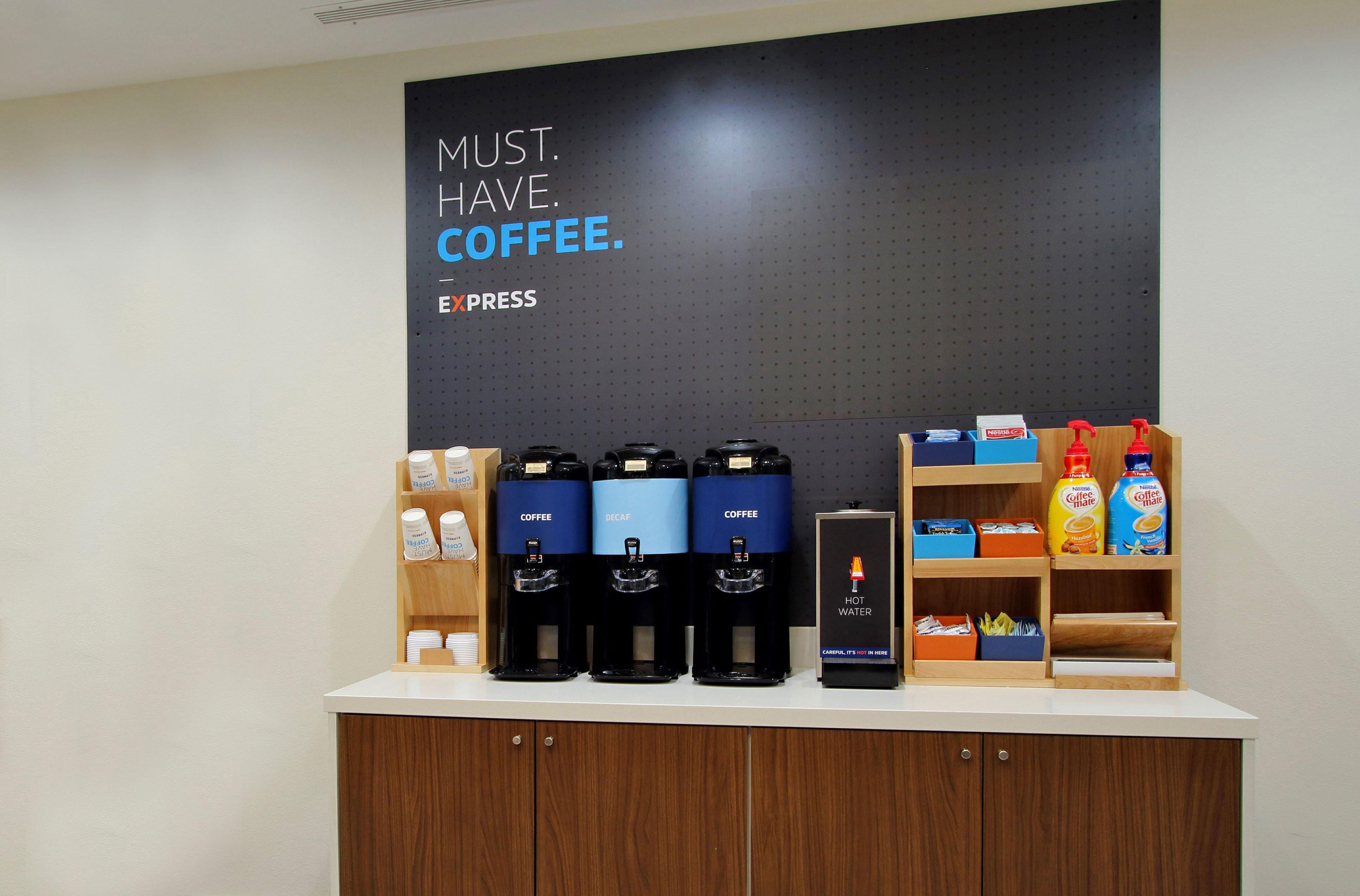 Holiday Inn Express & Suites - Boston South - Randolph By Ihg Exteriör bild