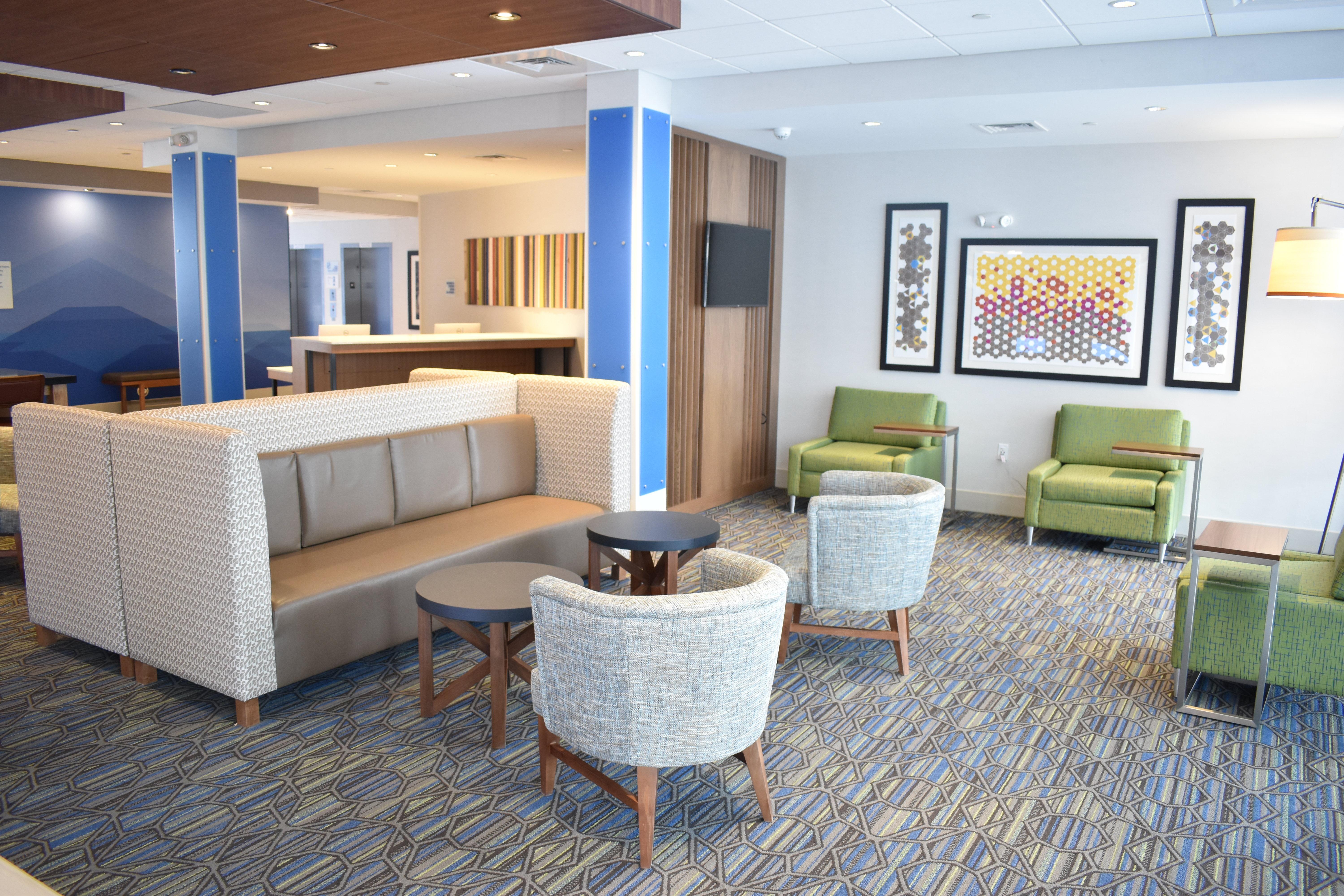Holiday Inn Express & Suites - Boston South - Randolph By Ihg Exteriör bild