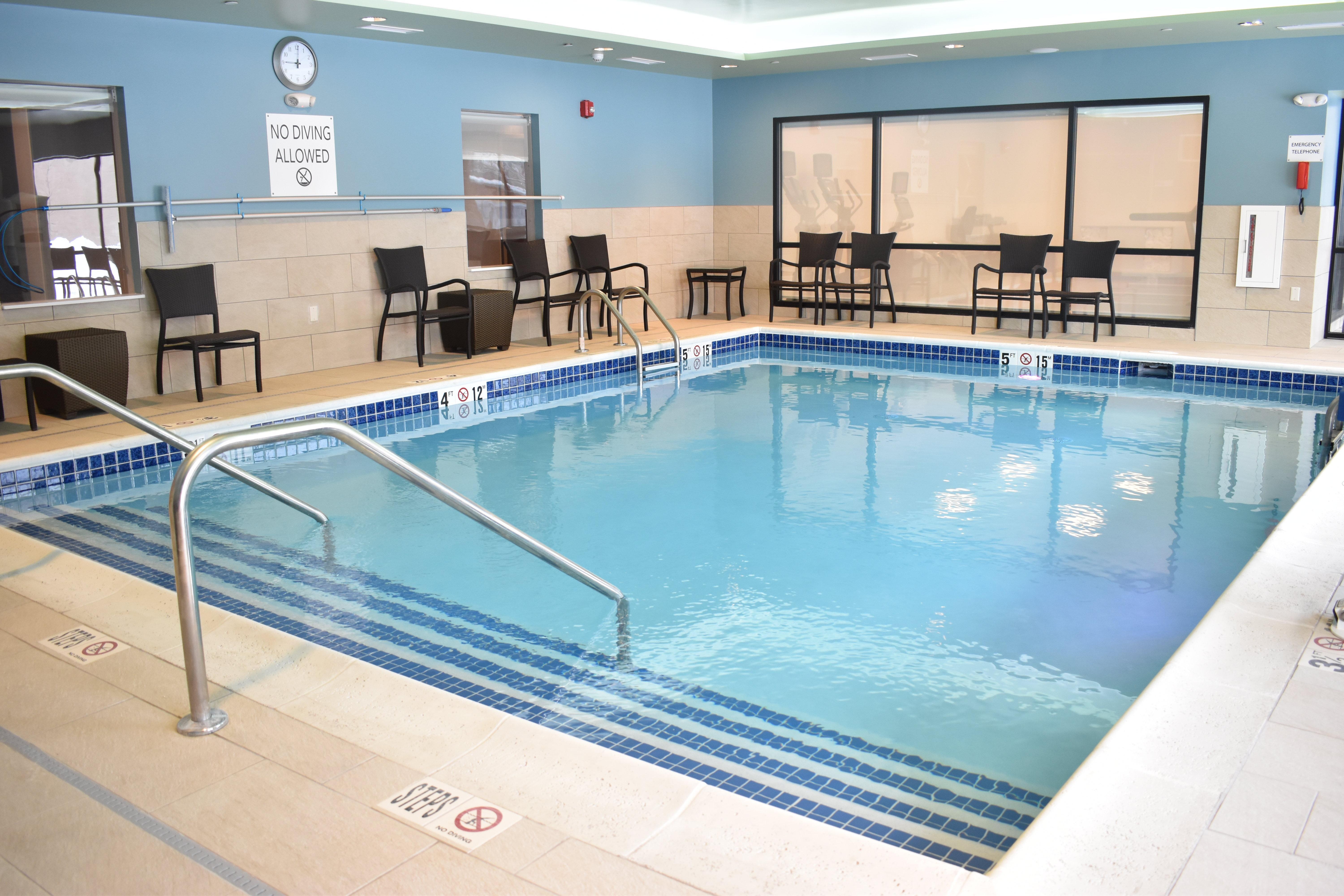 Holiday Inn Express & Suites - Boston South - Randolph By Ihg Exteriör bild