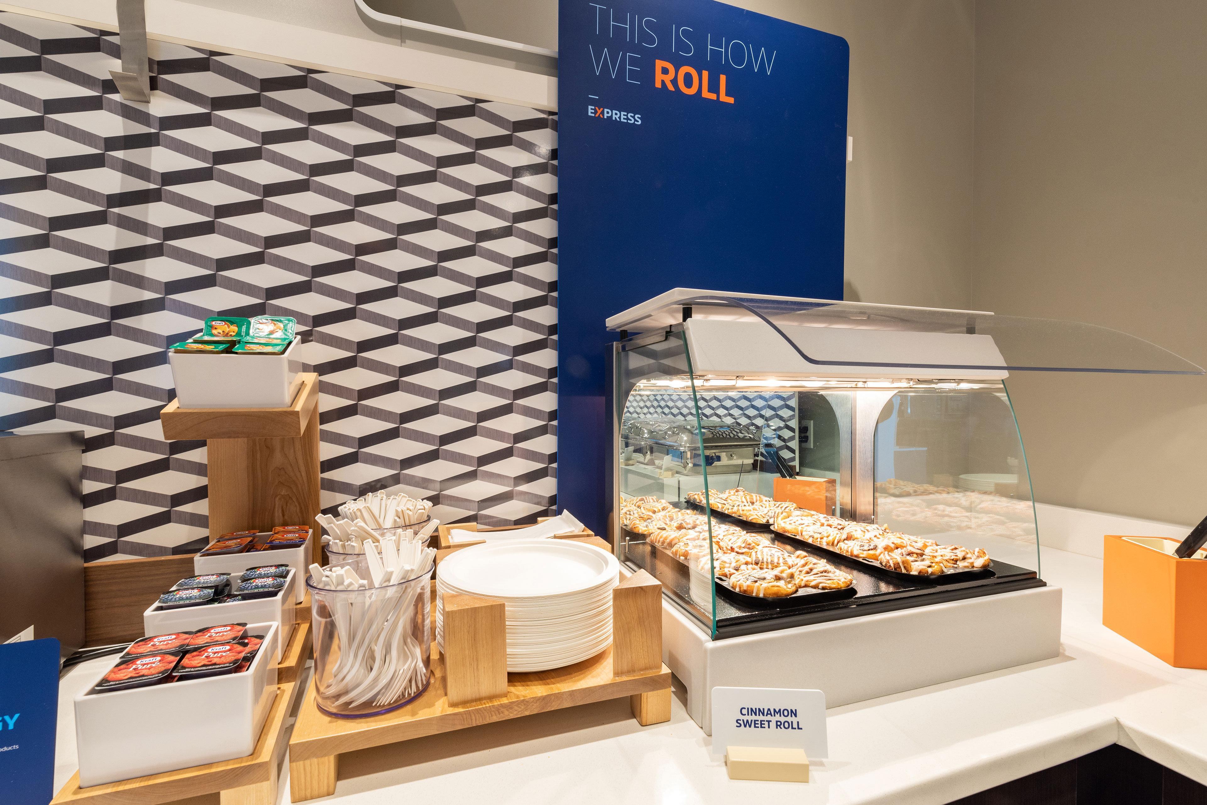 Holiday Inn Express & Suites - Boston South - Randolph By Ihg Exteriör bild