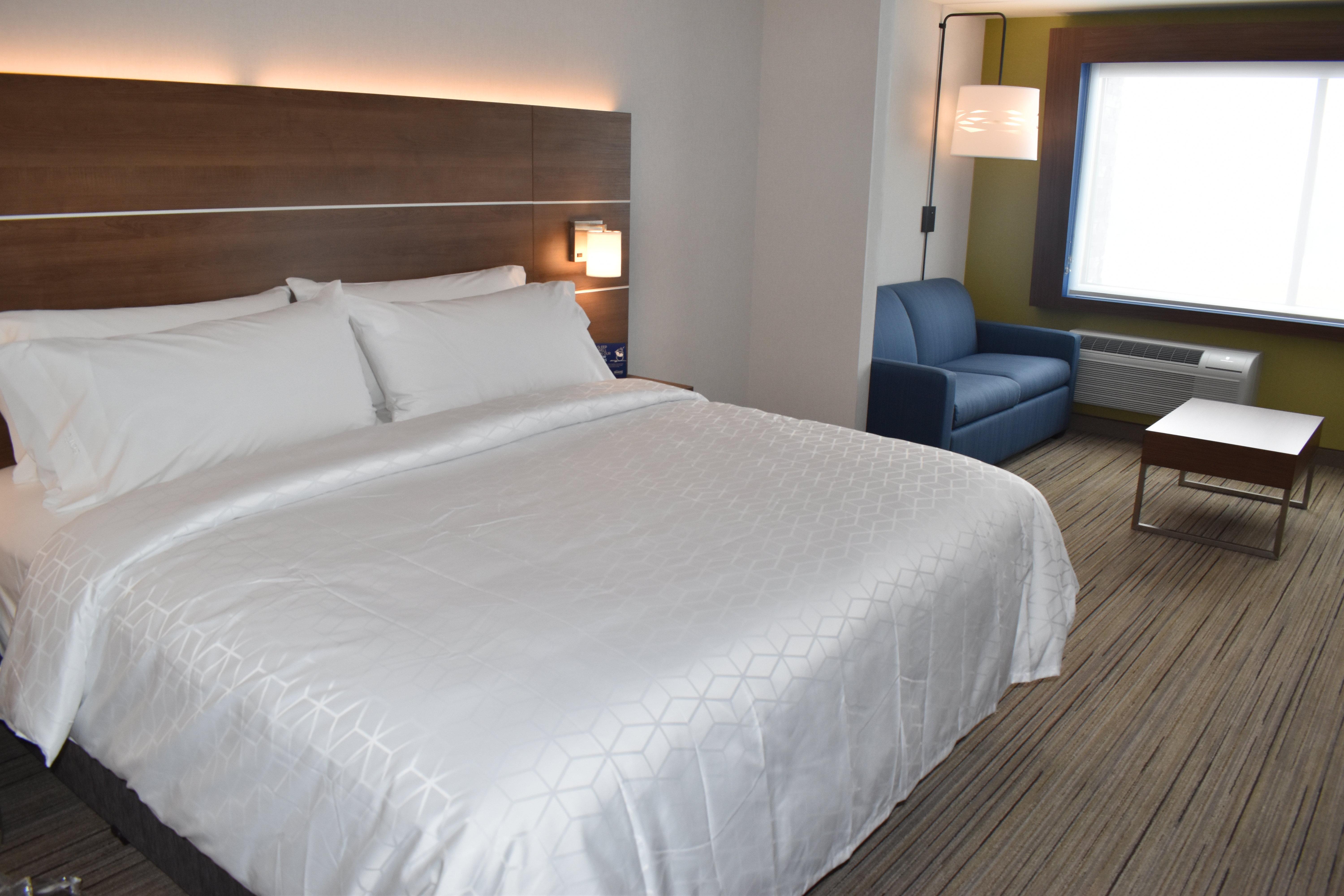 Holiday Inn Express & Suites - Boston South - Randolph By Ihg Exteriör bild