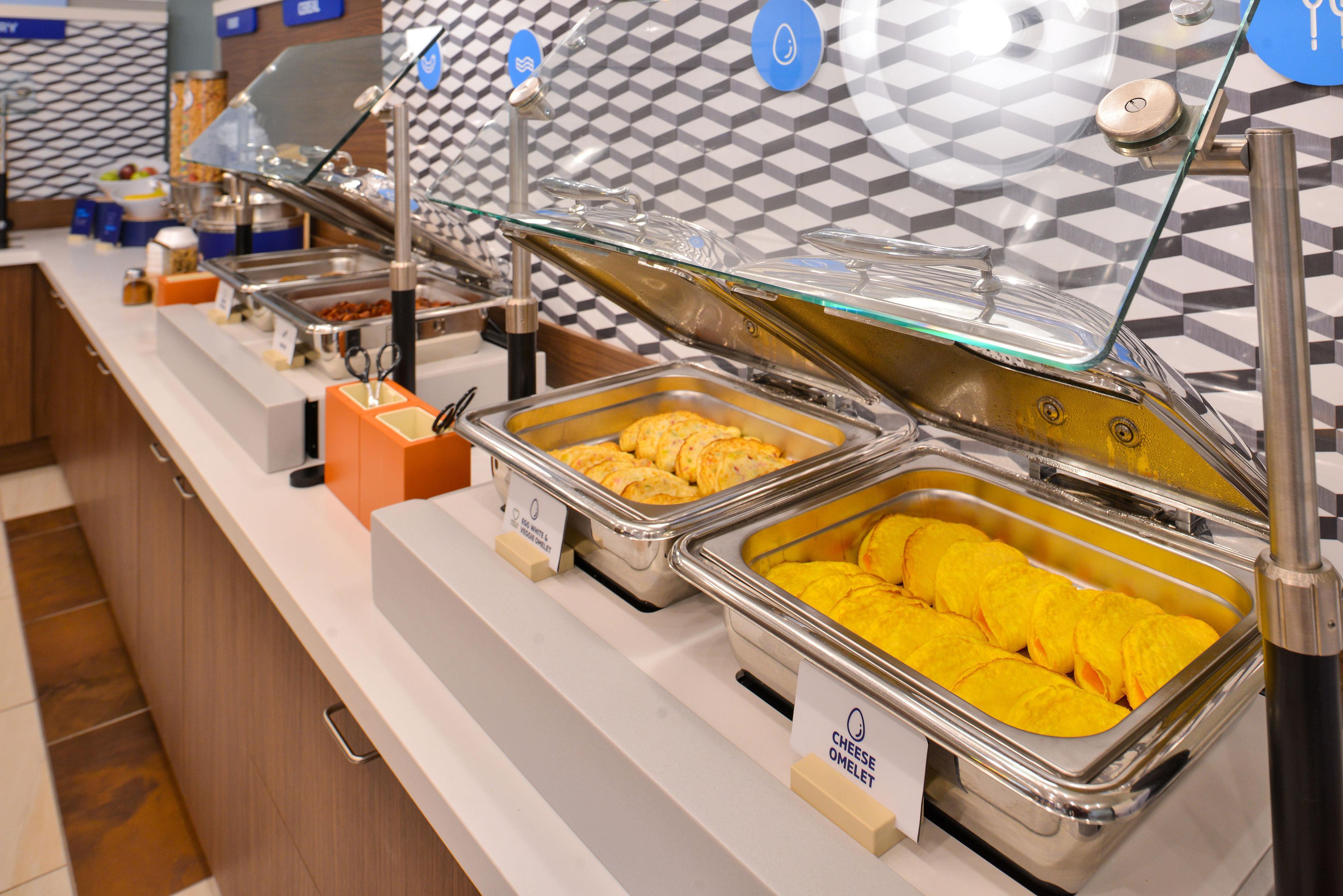 Holiday Inn Express & Suites - Boston South - Randolph By Ihg Exteriör bild
