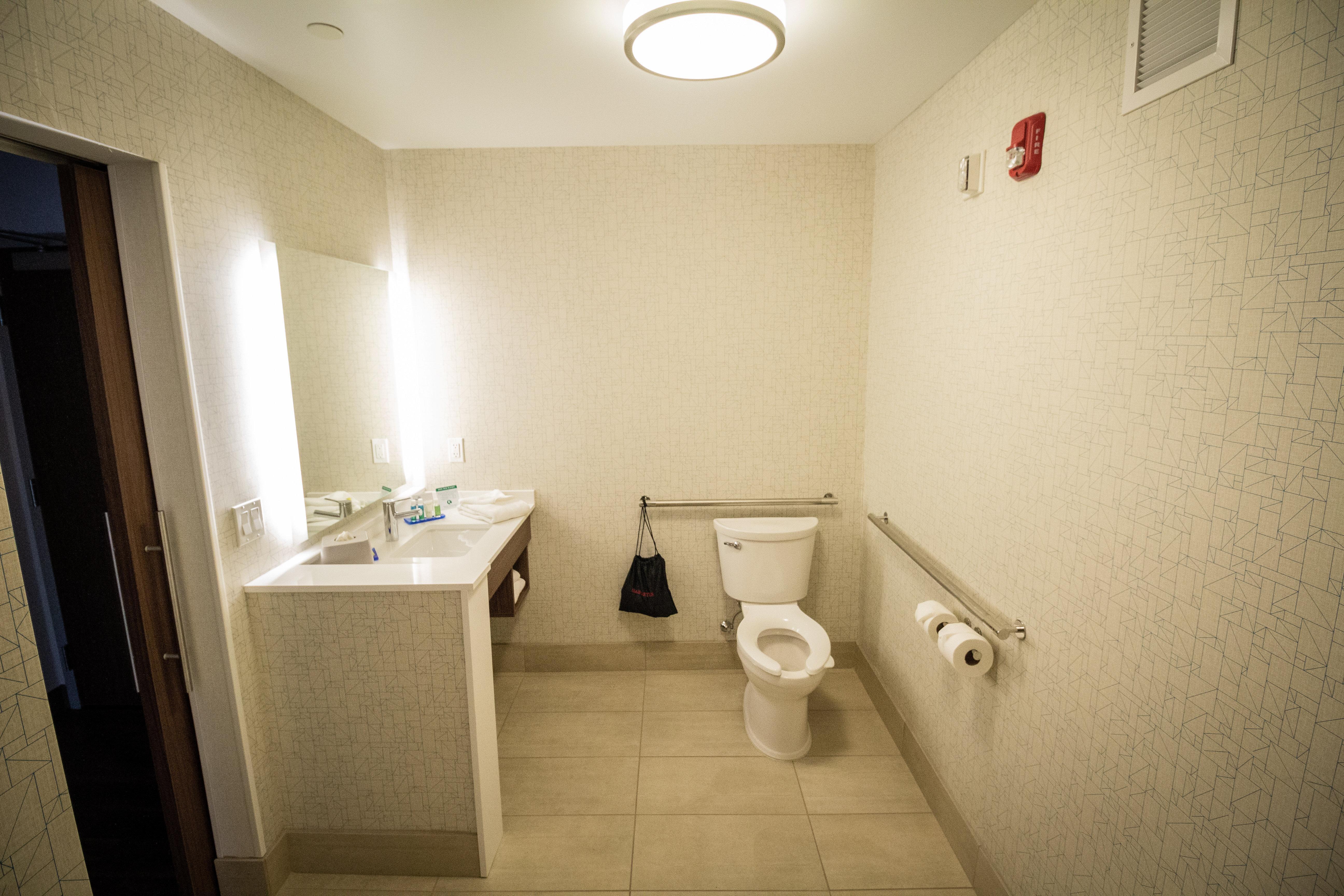 Holiday Inn Express & Suites - Boston South - Randolph By Ihg Exteriör bild