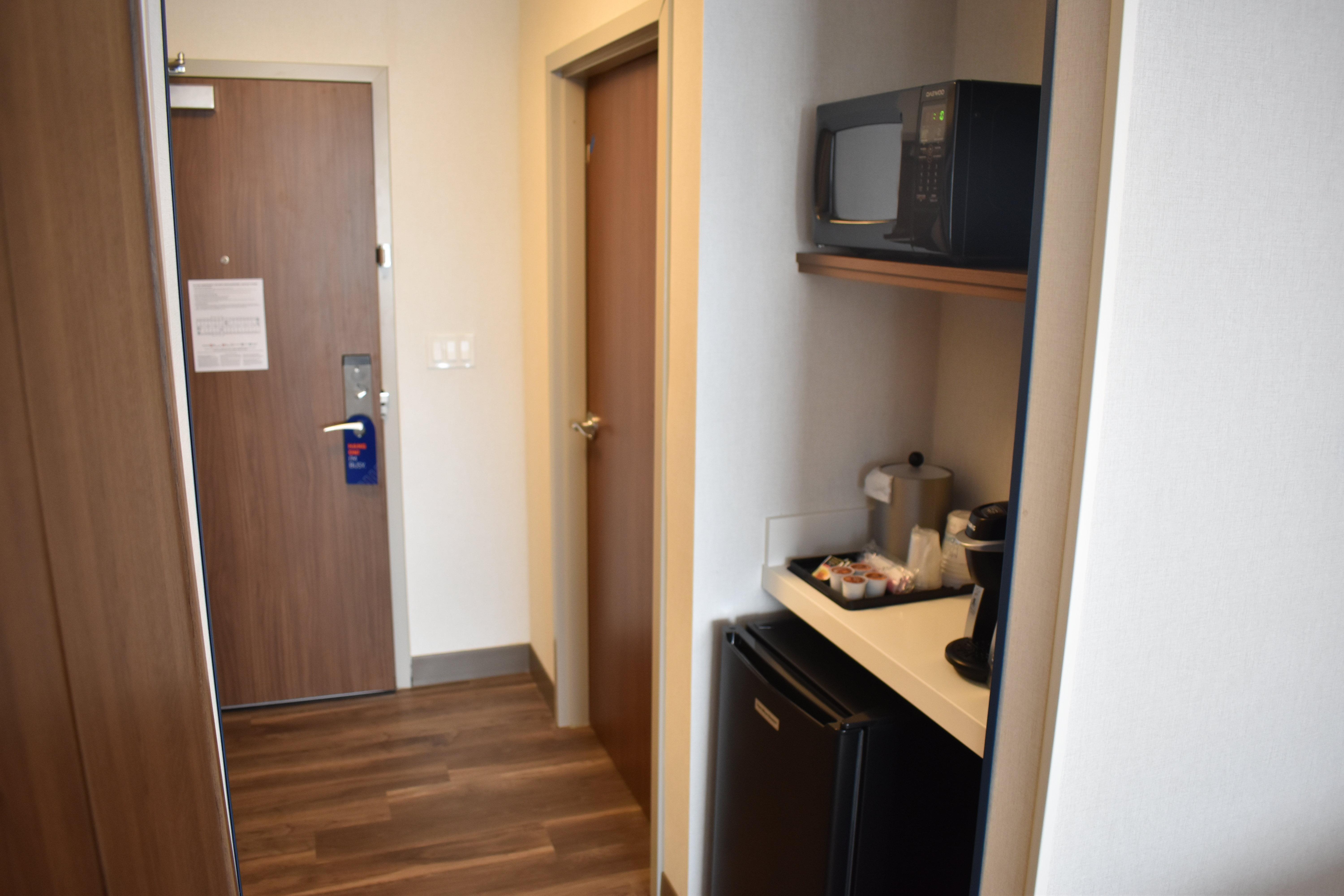 Holiday Inn Express & Suites - Boston South - Randolph By Ihg Exteriör bild