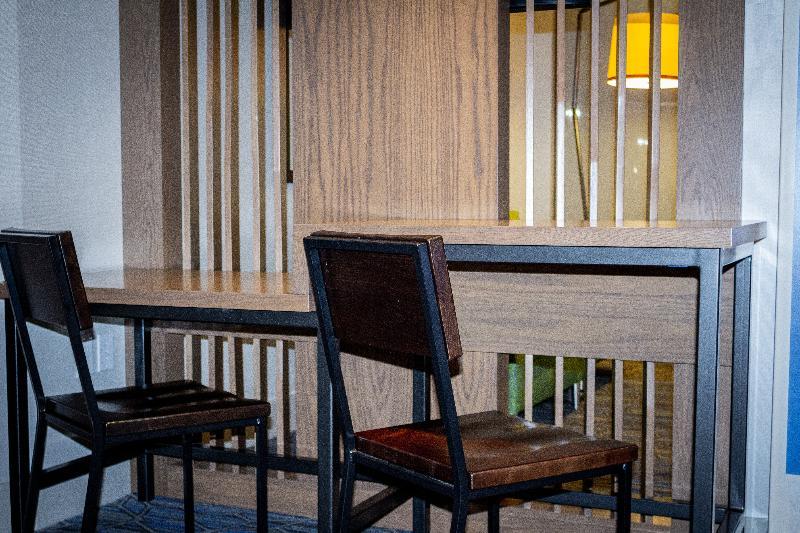Holiday Inn Express & Suites - Boston South - Randolph By Ihg Exteriör bild