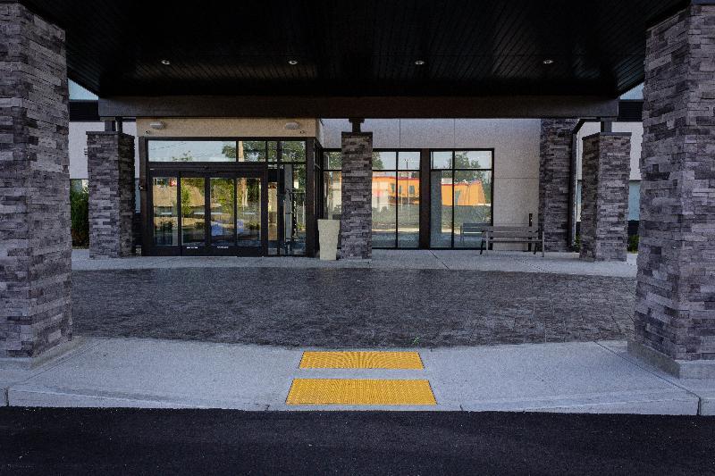 Holiday Inn Express & Suites - Boston South - Randolph By Ihg Exteriör bild